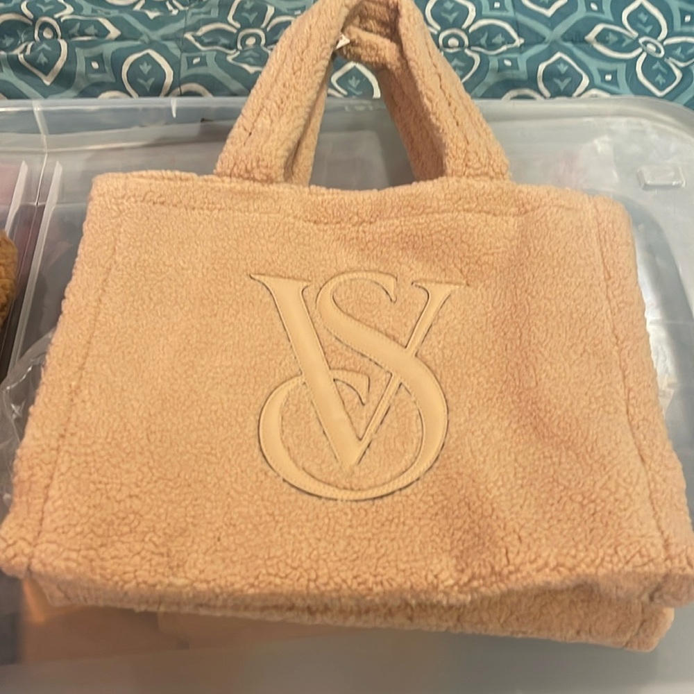 NWT VS Fur Bag